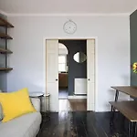 Top-Floor Covent Garden Flat
