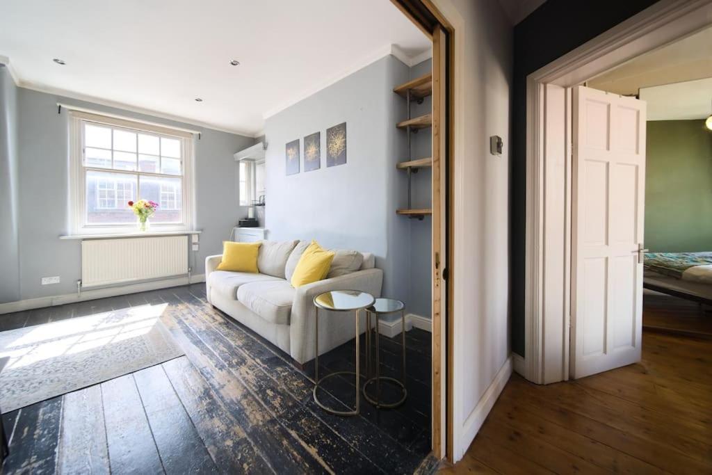 Top-floor Covent Garden Flat Apartment London