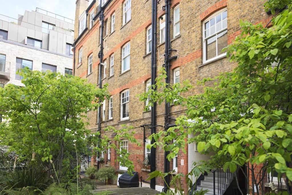 Top-floor Covent Garden Flat *